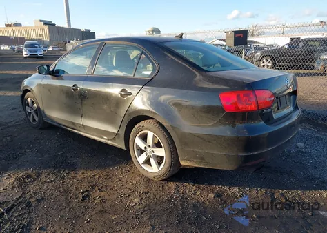 2012 Volkswagen Jetta 2.0L Tdi z USA, uszkodzony, nr VIN 3VWLL7AJ0CM329171
